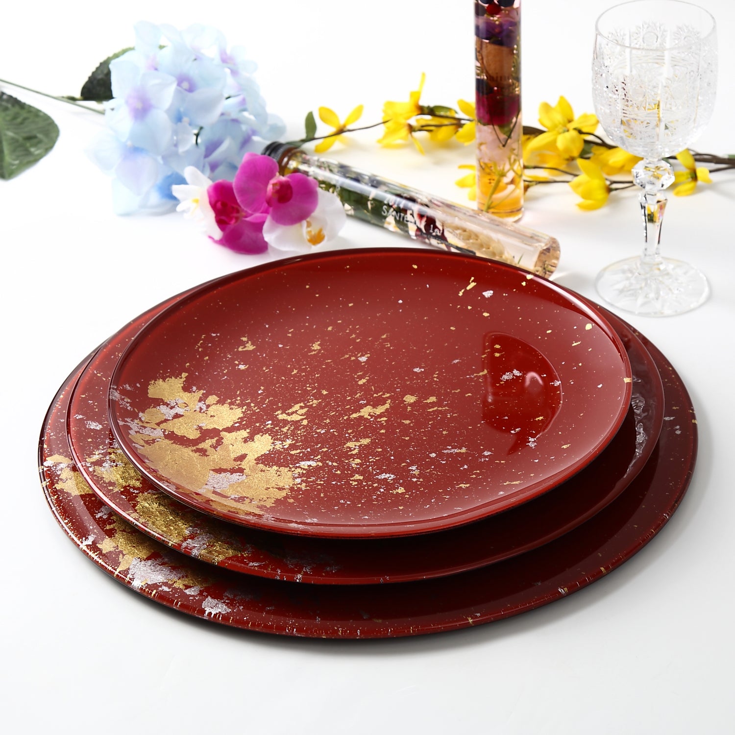 Syosaku Japanese Urushi Glass Flat Dinner Plate 11-inch (28cm) Vermilion with Gold Leaf, Dishwasher Safe - Syosaku-Japan