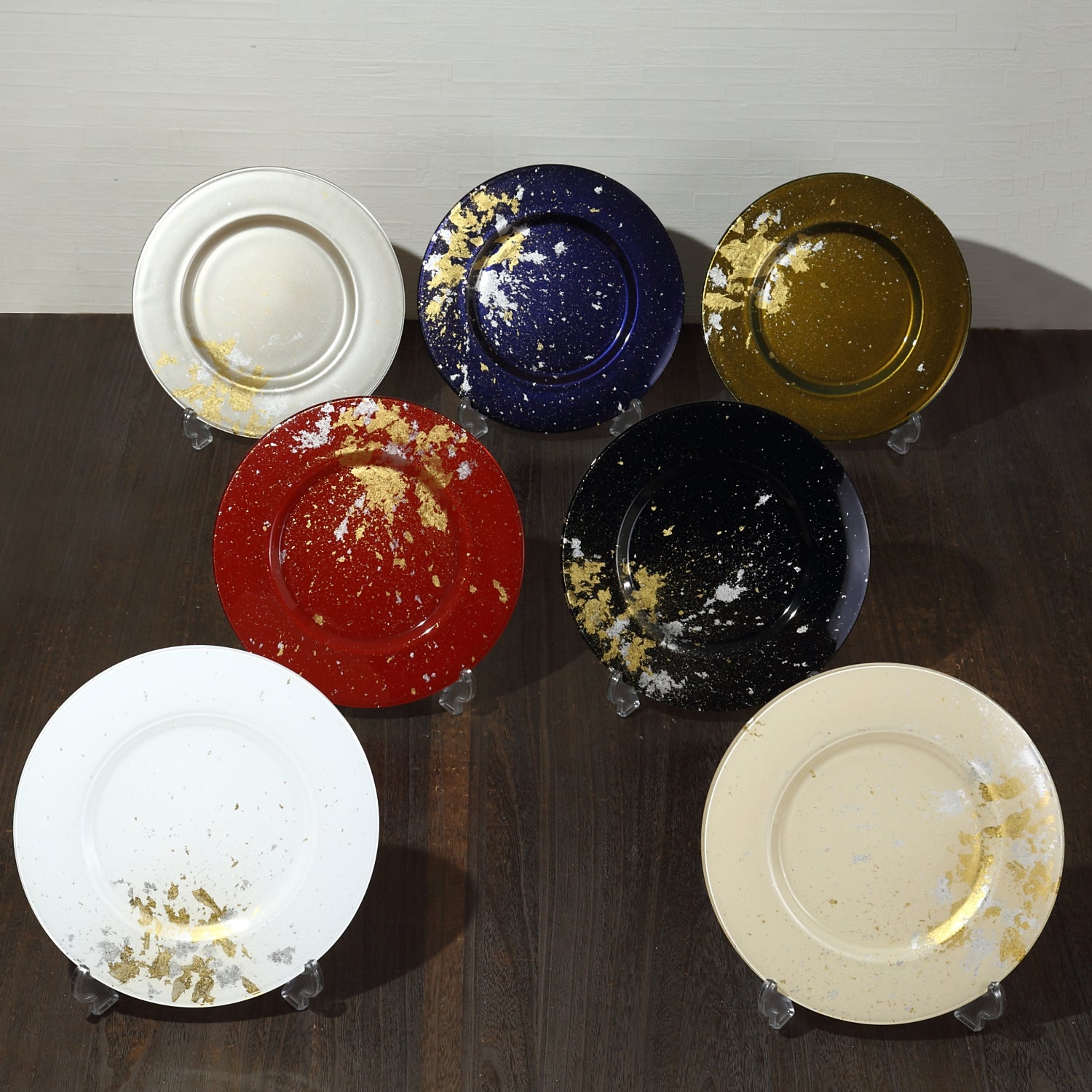 Syosaku Japanese Urushi Glass Charger Plate 13.9-inch (35cm) Majestic Green with Gold Leaf, Dishwasher Safe - Syosaku-Japan